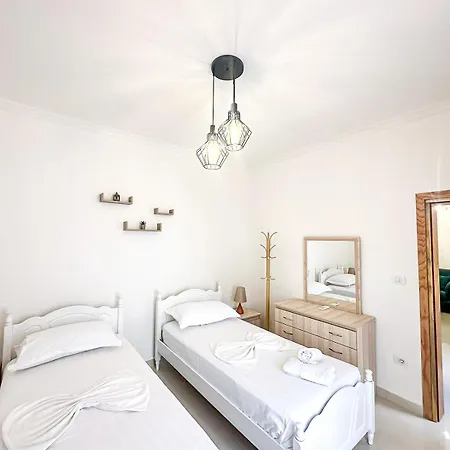 Turquoise 2br *