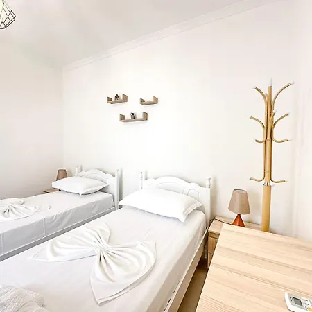 Turquoise 2br *
